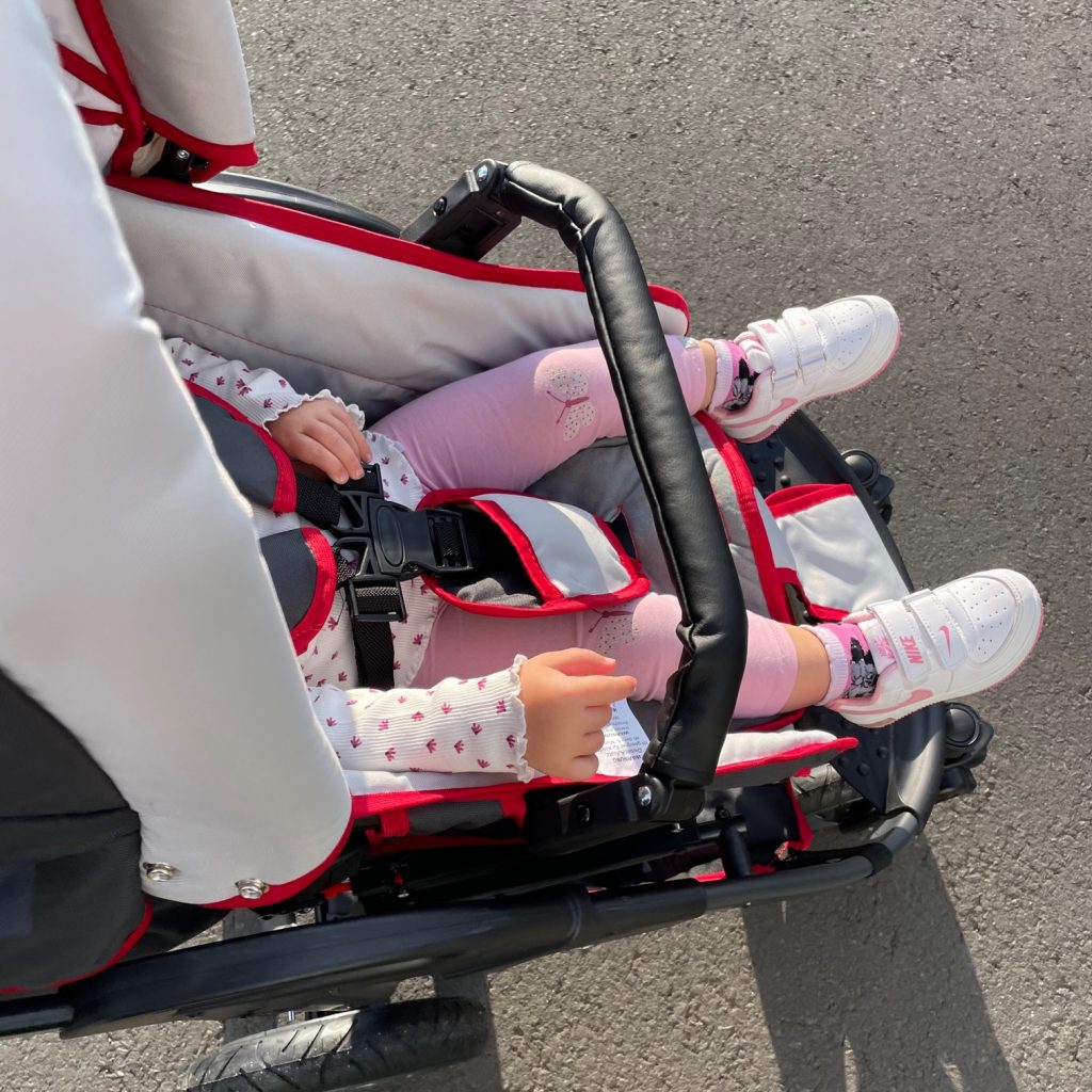 Bergsteiger Kinderwagen Babywagen Capri 3in1 im Einsatz