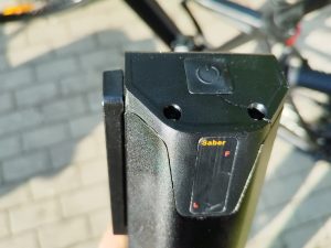Beschaedigung-des-Akkus-des-Yose-Power-B01-BLK-E-Bikes