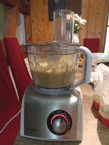 Bosch MultiTalent 8 MC812S814 Küchenmaschine, bei der Zubereitung von Mürbeteig