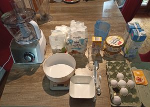 Bosch MultiTalent 8 MC812S814 Küchenmaschine, mit Backzutaten im Test