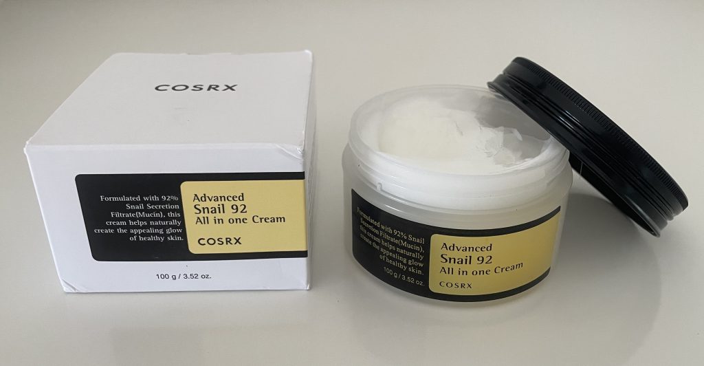 COSRX Advanced Snail 92 All in One Cream Gesichtscreme mit geöffnetem Tiegel