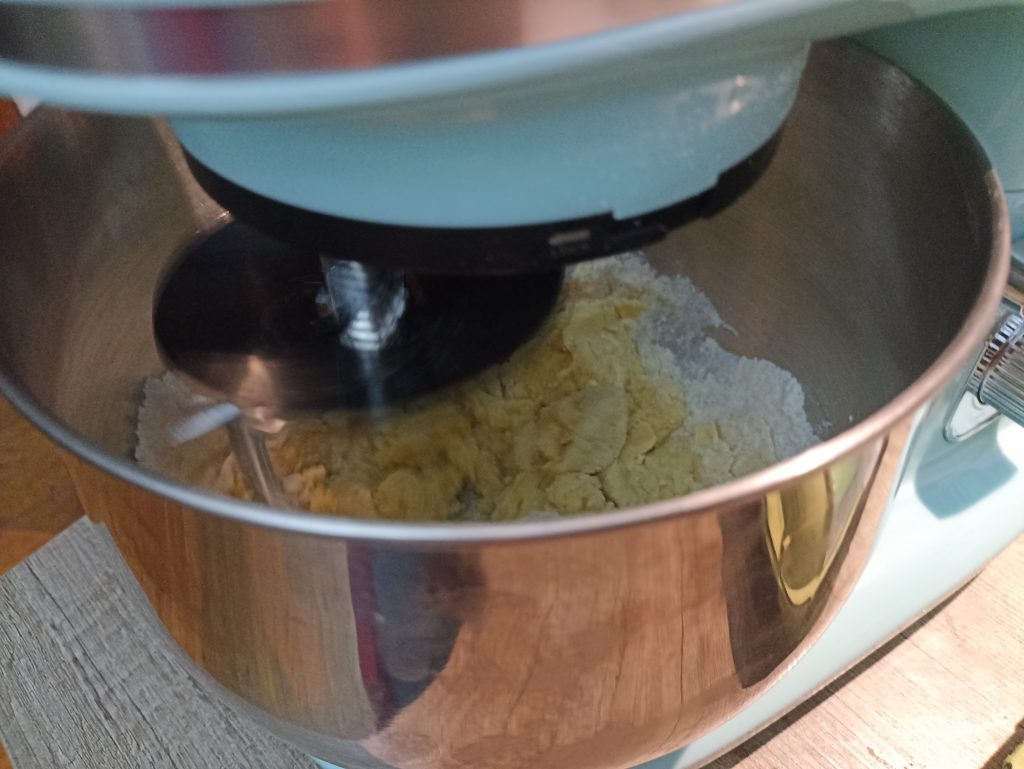 Clatronic KM 3711 Küchenmaschine, Mürbeteig kneten