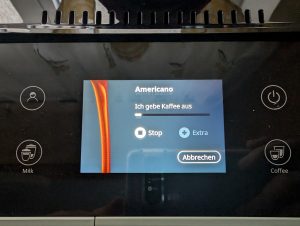 DeLonghi Rivelia EXAM441.55.GR Kaffeevollautomat Display im Einsatz