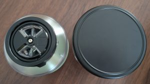 DeLonghi Rivelia EXAM441.55.GR Kaffeevollautomat Kaffeebohnenbehälter von oben