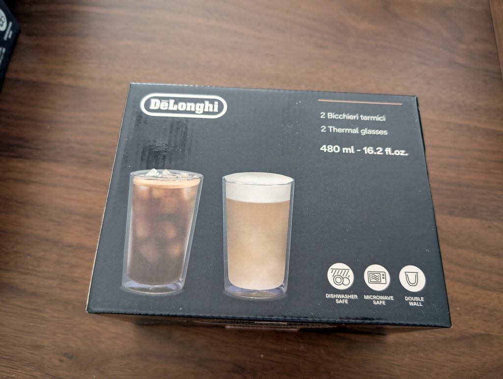 DeLonghi Rivelia EXAM441.55.GR Kaffeevollautomat Zubehörverpackung von oben