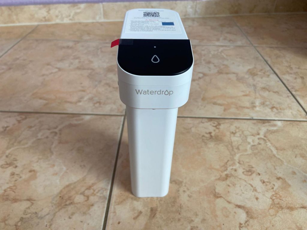 Haupteinheit des Waterdrop Instant Electric Wasserfilters von vorne