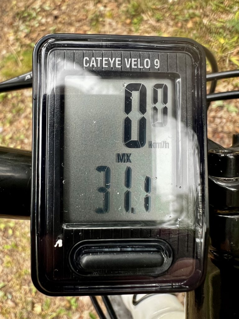 CICLO PROTOS 213 Fahrradcomputer im Einsatz im Vergleich zu Cateye Velo 9