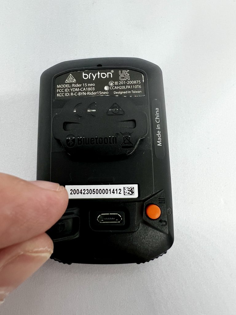 Bryton Rider 15 neo Fahrradcomputer Ladeport