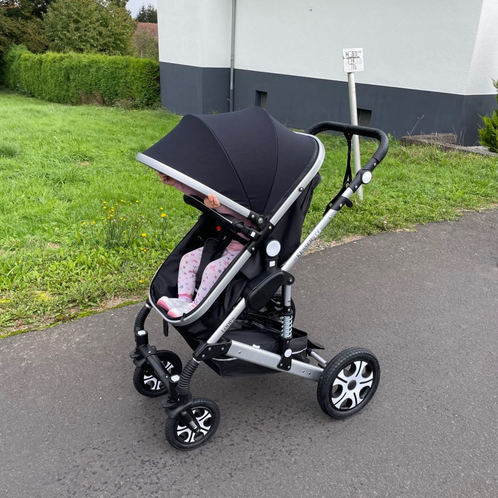 KESSER® Loops 3 in 1 Kinderwagen in Aktion