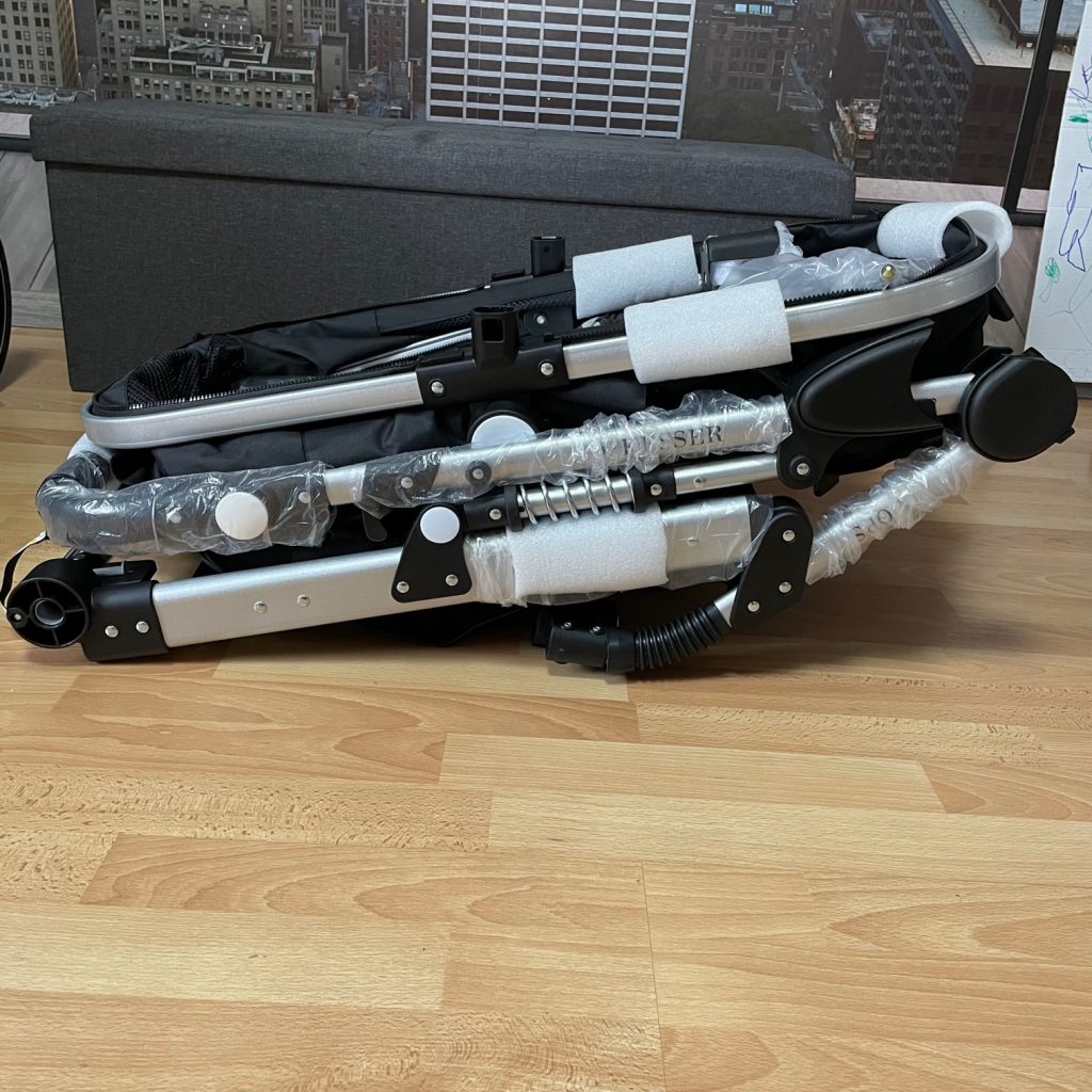 KESSER® Loops 3 in 1 Kinderwagen zusammengeklappt