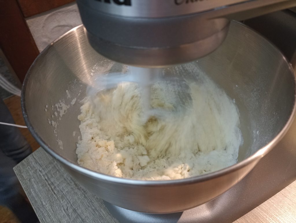 KitchenAid 5K45SSESL Küchenmaschine, Mürbeteig anrühren 2
