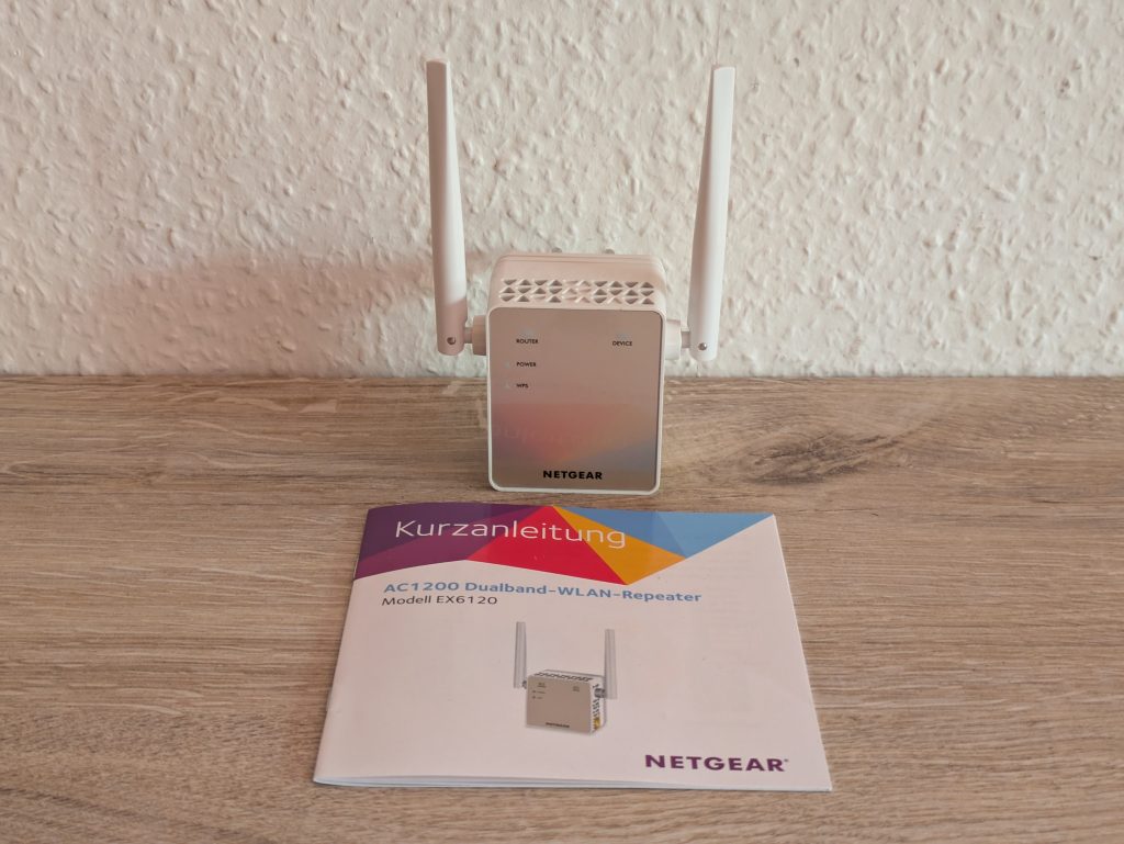 Lieferumfang des Netgear EX6120 WLAN-Repeaters