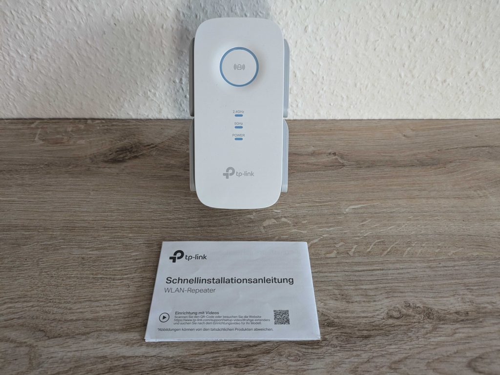 Lieferumfang des TP Link RE655 WLAN-Repeaters