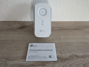 Lieferumfang des TP Link RE655 WLAN-Repeaters