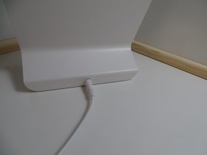 Lumie Mini Tageslichtlampe Stecker eingesteckt