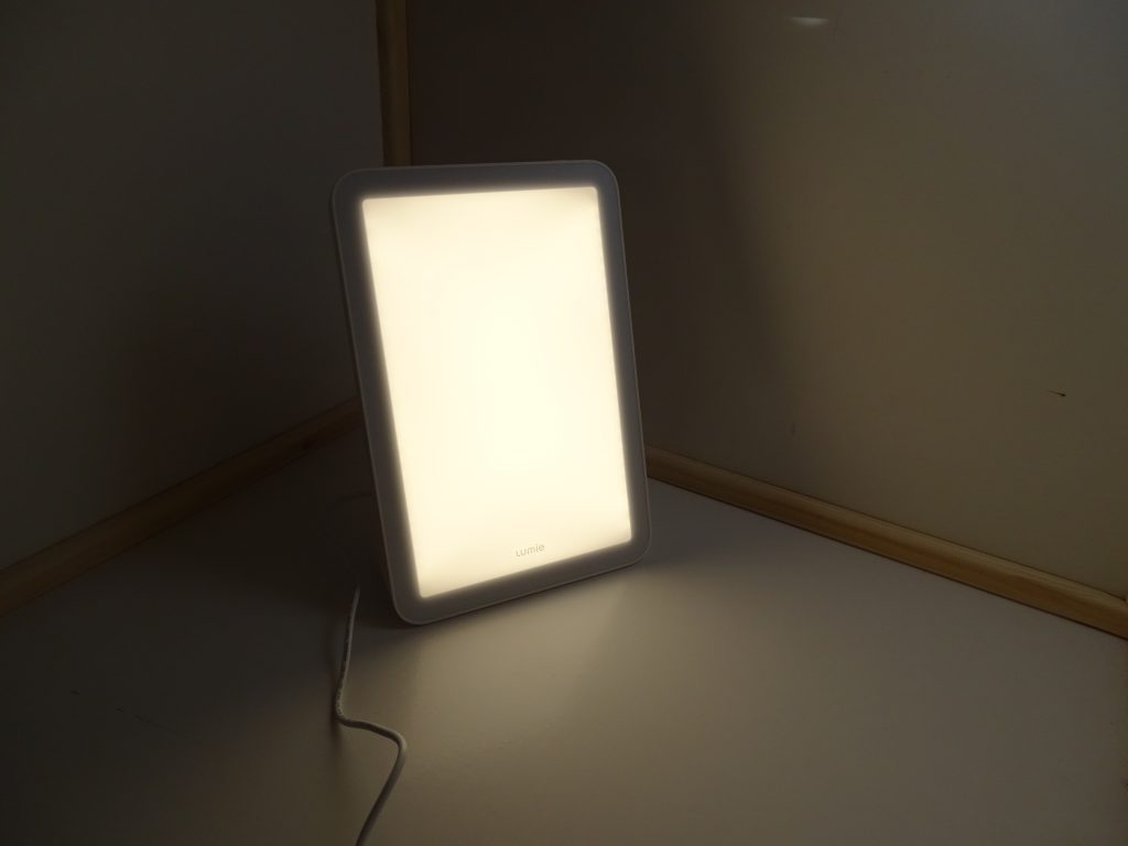 Lumie Mini Tageslichtlampe eingeschaltet
