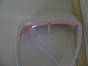Luminette 3 Tageslichtbrille Batterieanzeige beim Laden