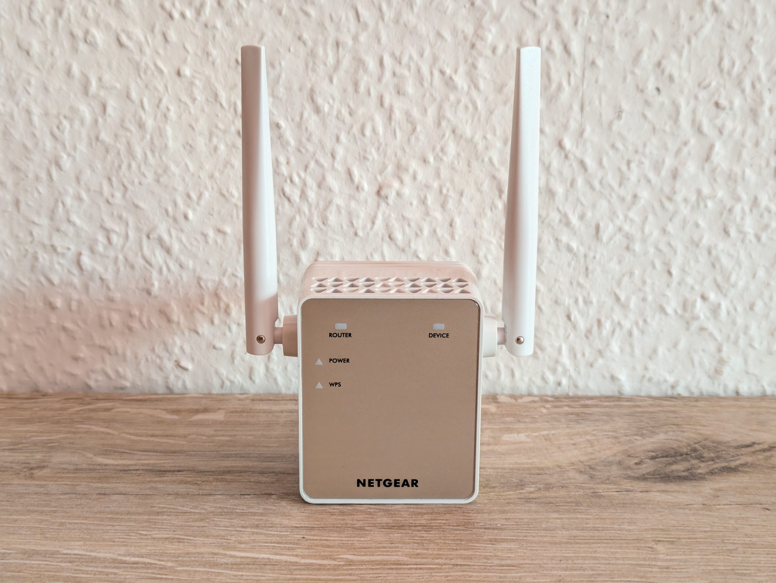Netgear EX6120 WLAN-Repeater von vorne
