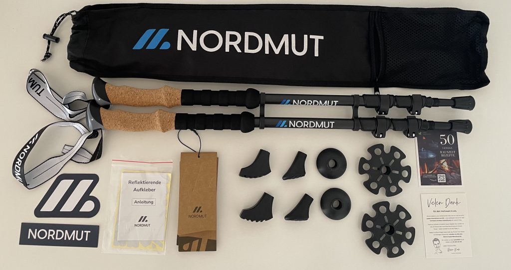 NORDMUT® Wanderstöcke ausgepackt mit Zubehör