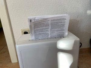 Peach PS500-15 Aktenvernichter mit Papier