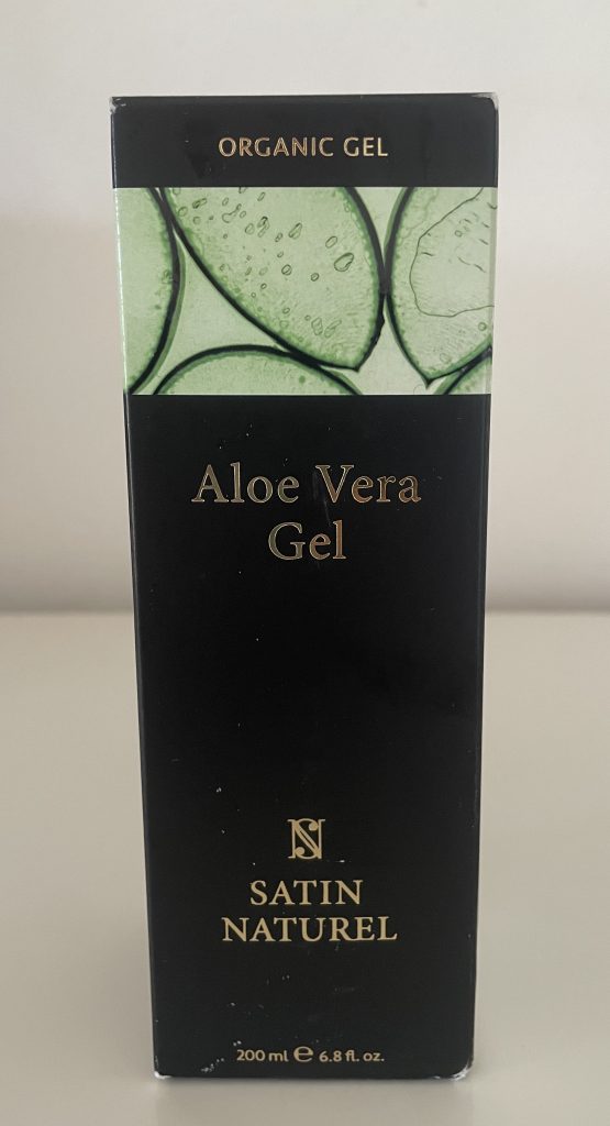 Satin Naturel Aloe Vera Gel Gesichtscreme in der Verpackung von vorne