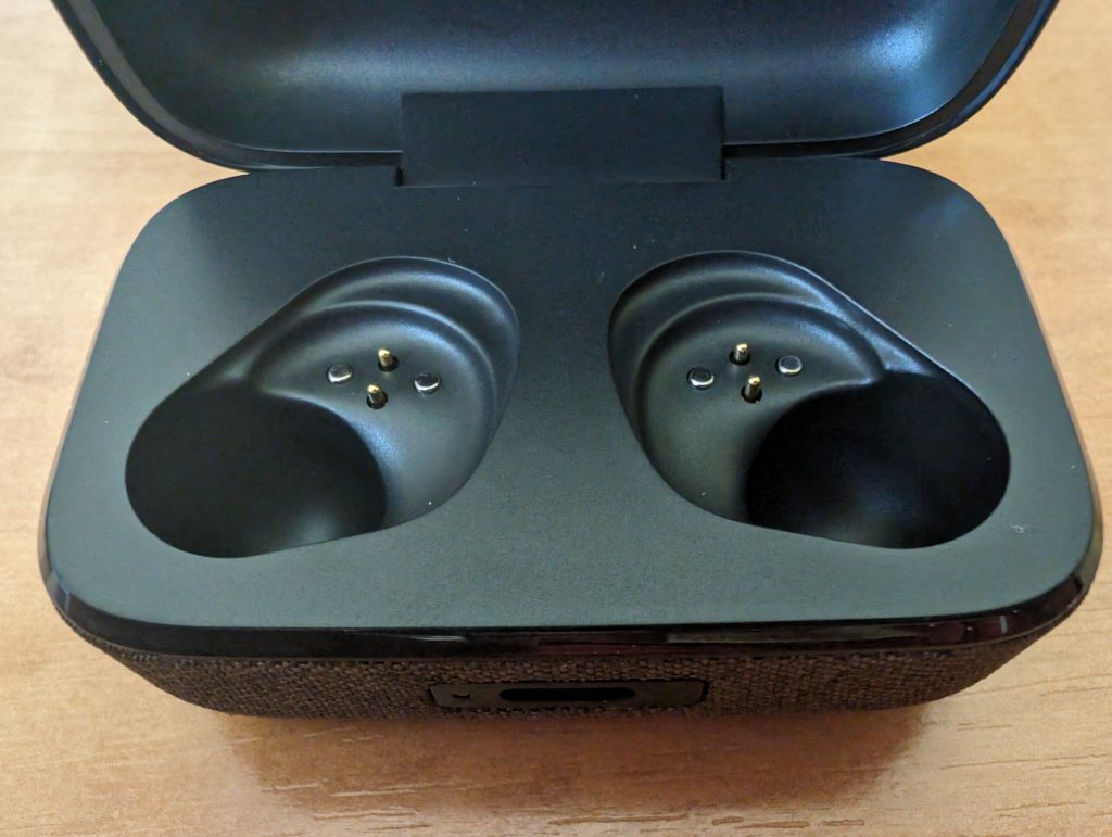 Sennheiser Momentum True Wireless 4 In-Ear-Kopfhörer Ladecase geöffnet (2)