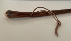 Stock-Fachmann ‎2726-086 Naturwurzel-Wanderstock Handgriff von hinten