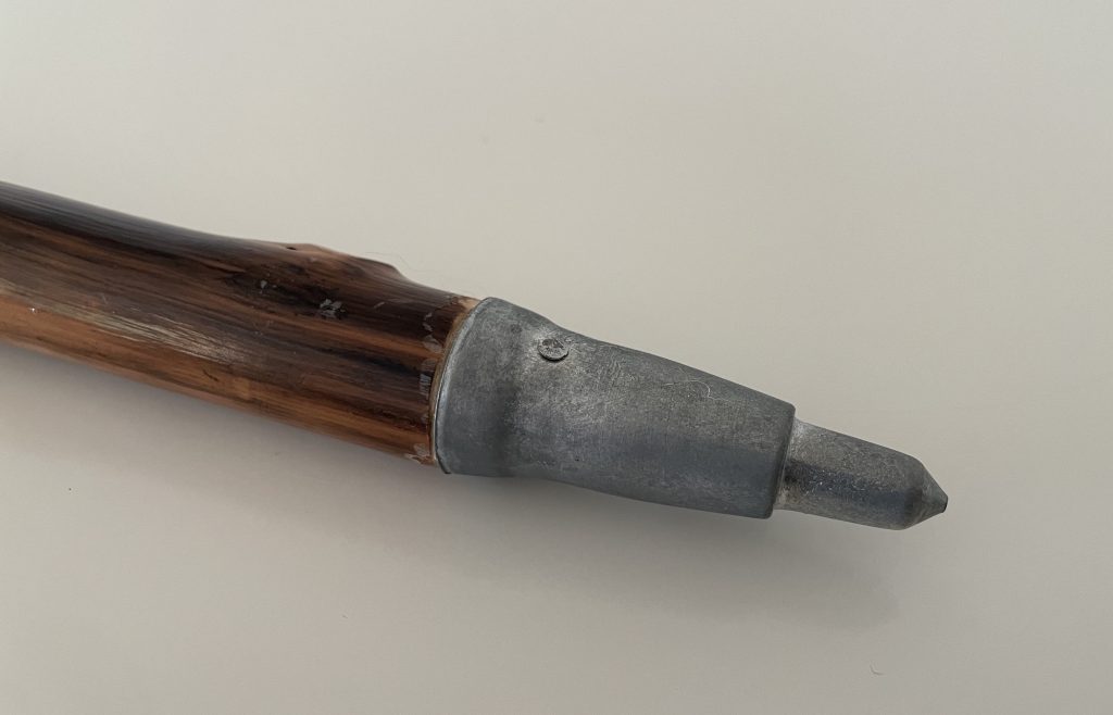 Stock-Fachmann ‎2726-086 Naturwurzel-Wanderstock Nahaufnahme der Spitze