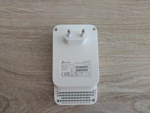 TP Link RE230 WLAN-Repeater von hinten