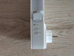 Tasten des TP Link RE655 WLAN-Repeaters