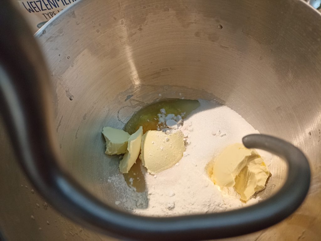 Tefal Bake Partner Küchenmaschine, Mürbeteig Zutaten in der Schüssel