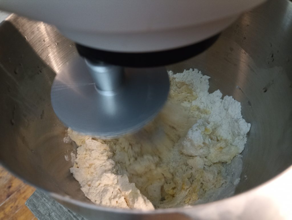 Tefal Bake Partner Küchenmaschine, beim Anrühren von Mürbeteig