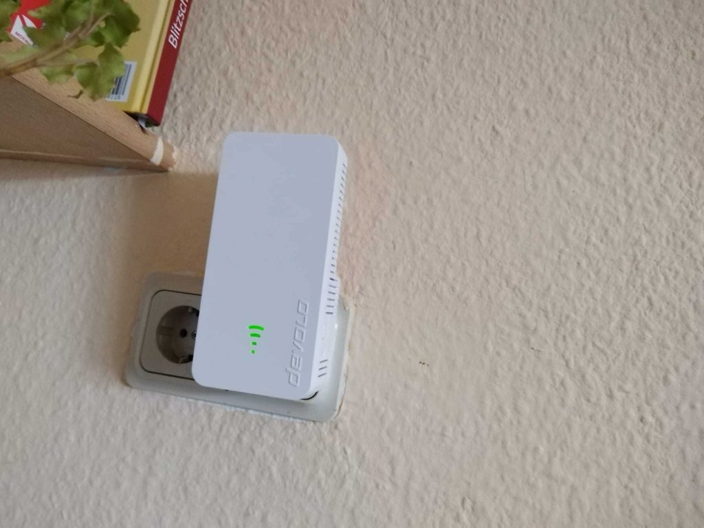 Titelbild des Devolo Wi-Fi 6 3000 WLAN-Repeaters
