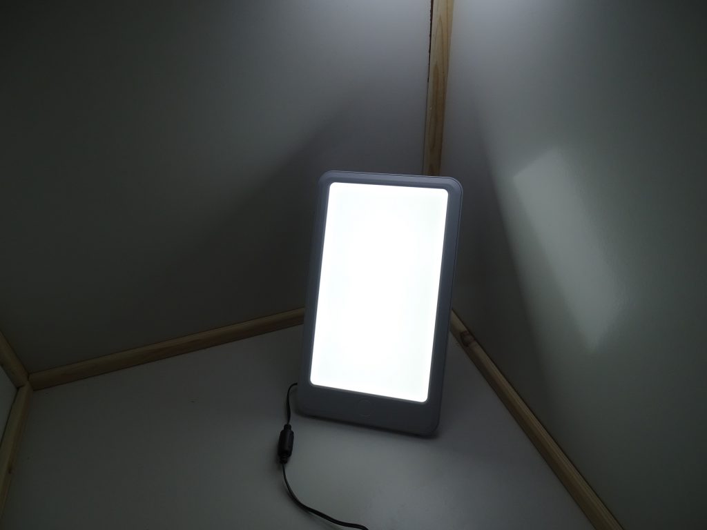 TopLife-Tageslichtlampe eingeschaltet