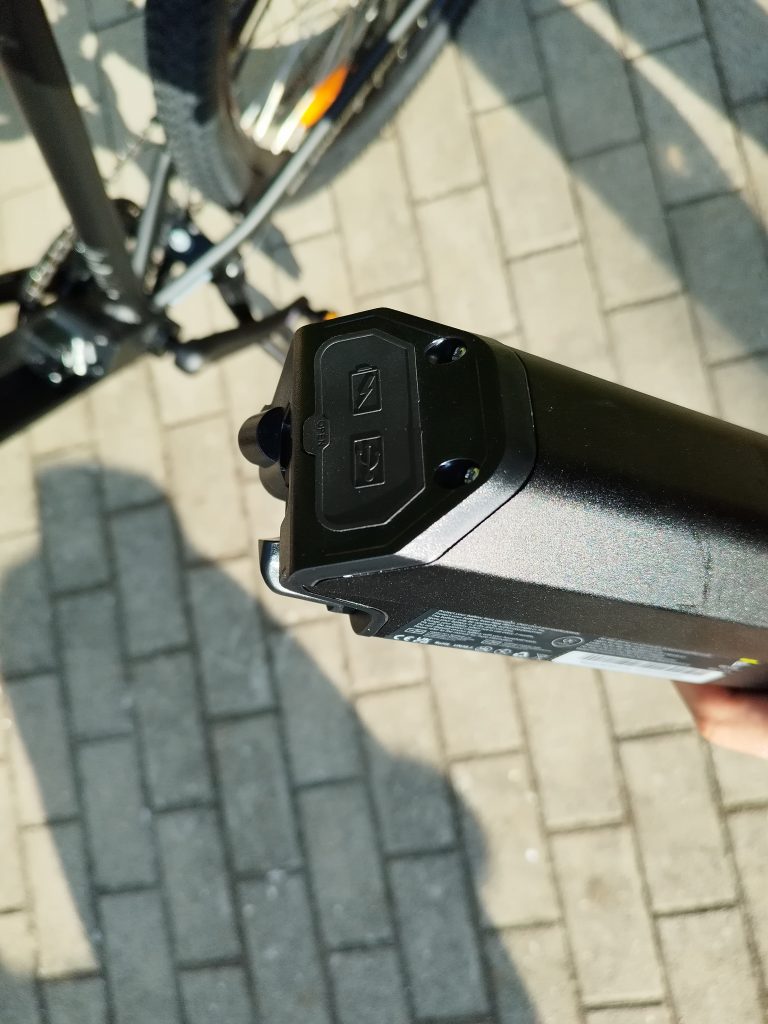 Unterseite-des-Akkus-des-Yose-Power-B01-BLK-E-Bikes