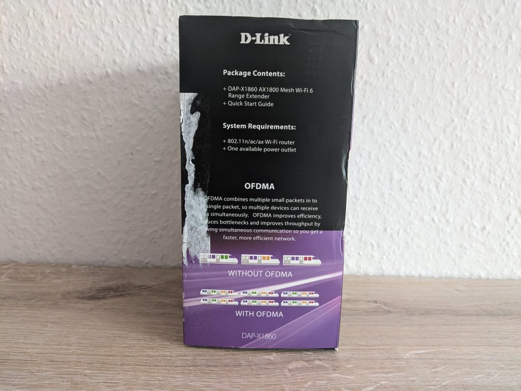 Verpackung des D-Link DAP-X1860 WLAN-Repeaters von links