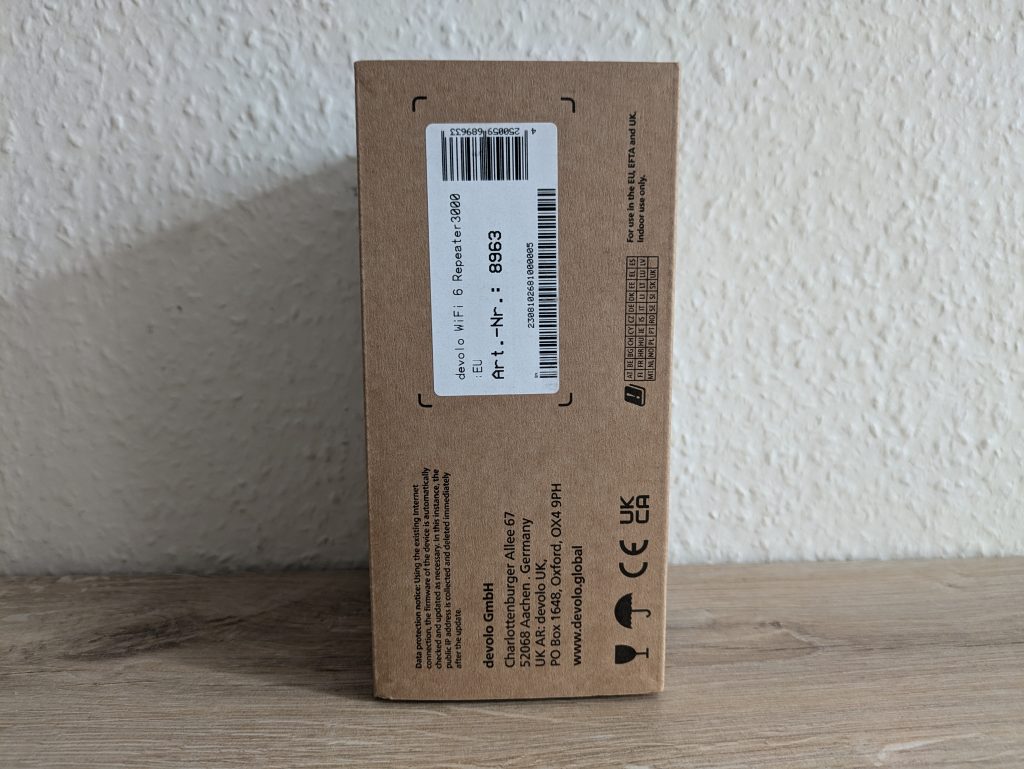 Verpackung des Devolo WiFi 6 3000 WLAN-Repeaters von hinten