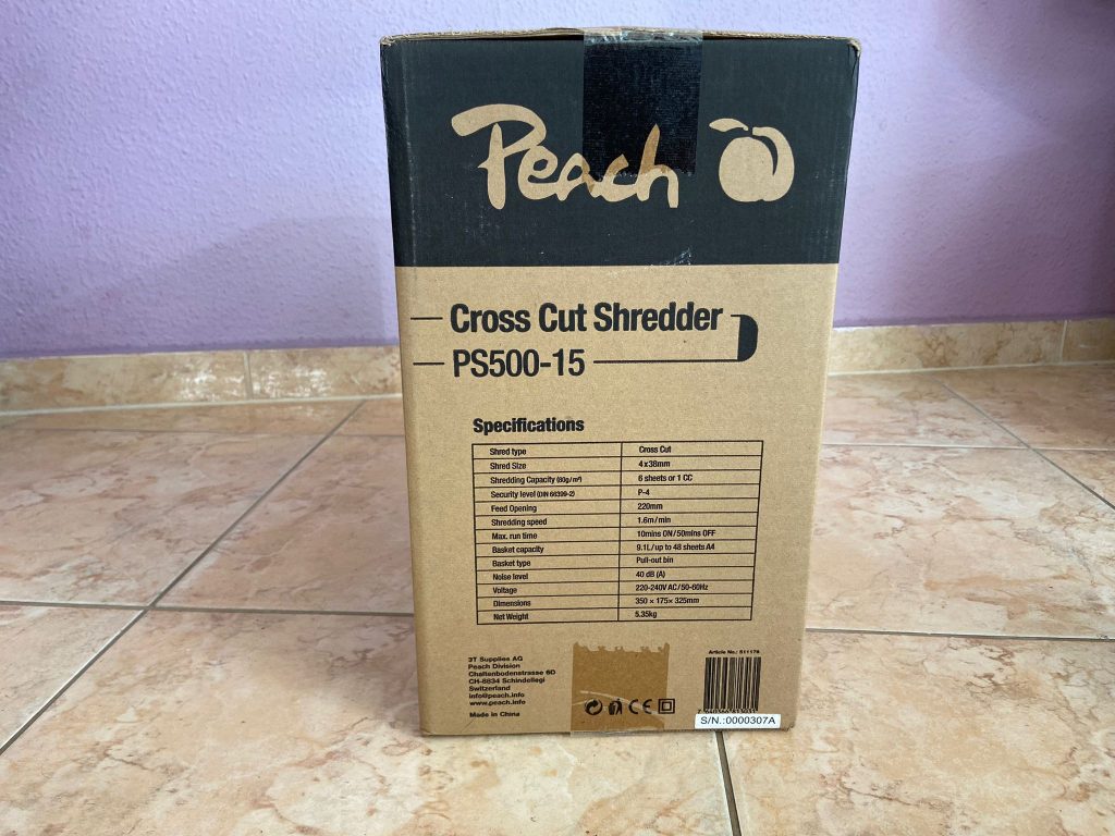 Verpackung des Peach PS500-15 Aktenvernichters von der Seite