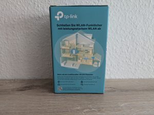 Verpackung des TP Link RE655 WLAN-Repeaters von hinten
