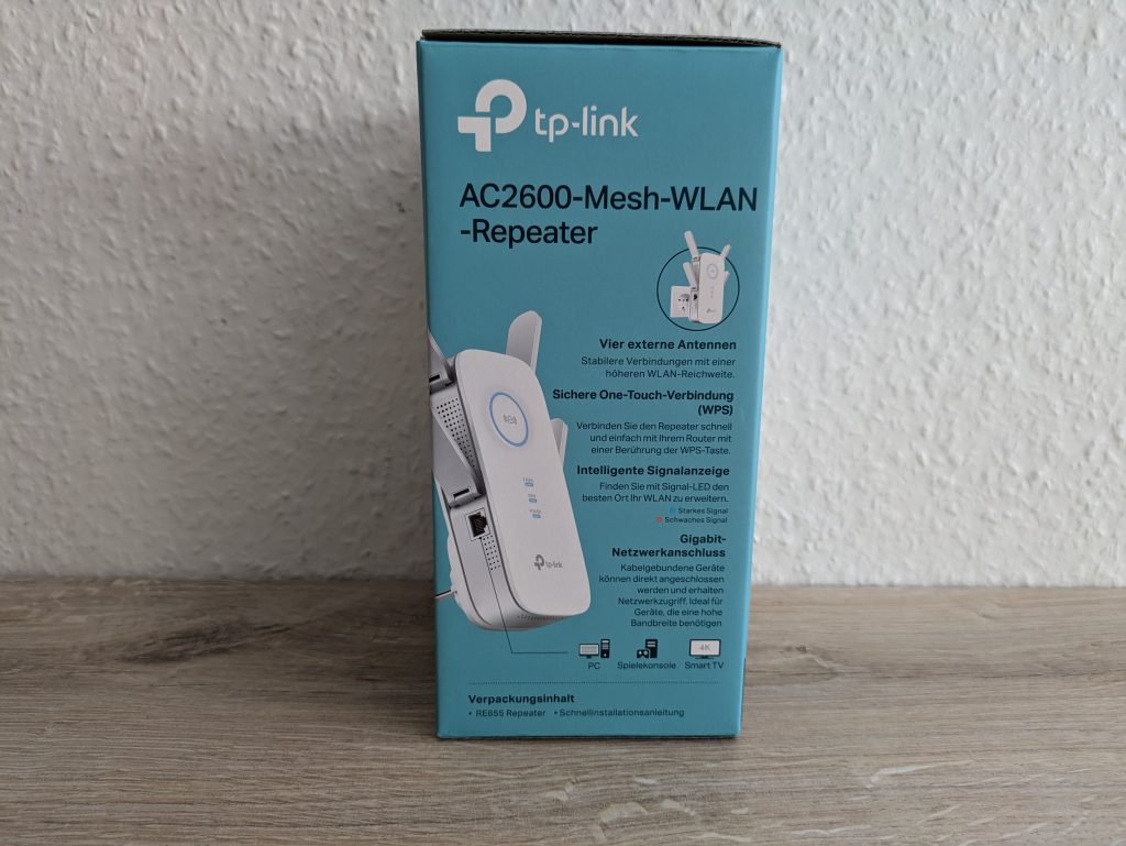 Verpackung des TP Link RE655 WLAN-Repeaters von rechts