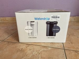 Verpackung des Waterdrop Instant Electric Wasserfilters von Links