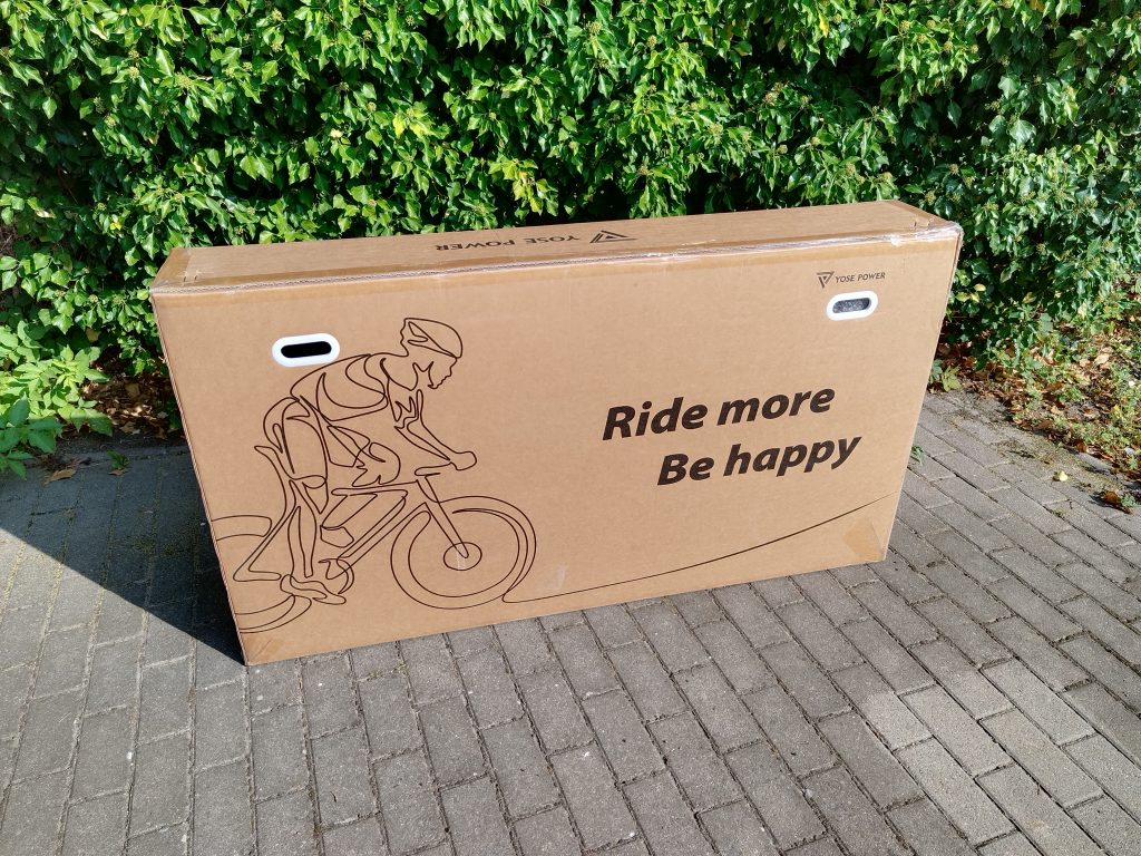 Verpackung-des-Yose-Power-B01-BLK-E-Bike-von-vorne