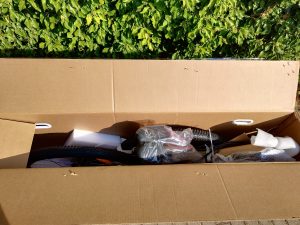Verpackung-des-Yose-Power-B01-BLK-E-Bikes-geoeffnet