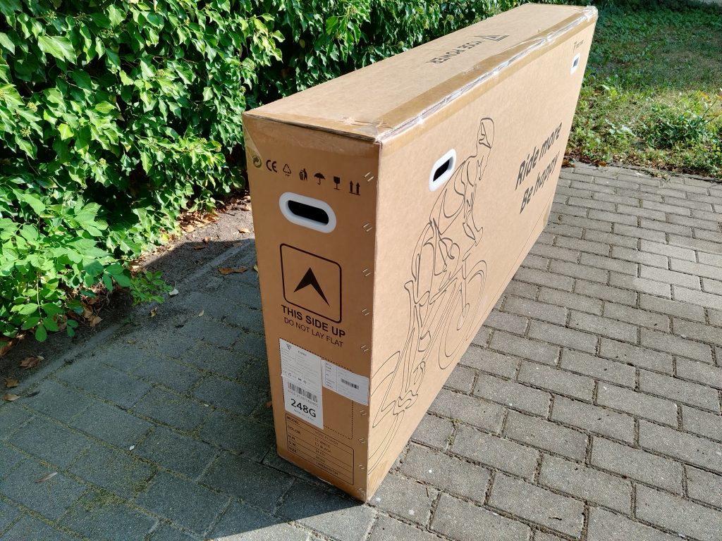 Verpackung-des-Yose-Power-B01-BLK-E-Bikes-von-der-Seite