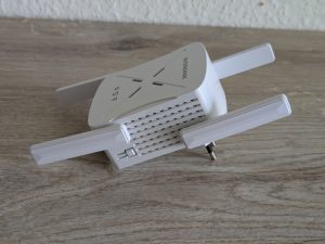 WONLINK WL-NE3602 WLAN-Repeater von der Seite