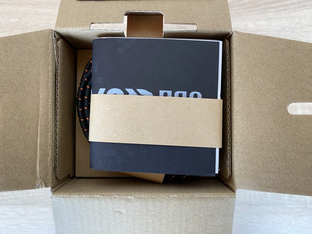 JBL Quantum Stream Studio Mikrofon in der Verpackung 1