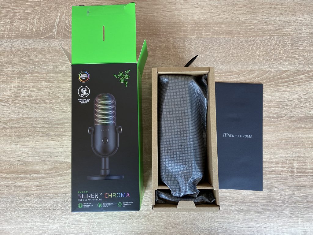 Razer Seiren V3 Chroma Mikrofon in der Verpackung