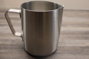 Sage Oracle Jet Siebträgermaschine Milchkännchen