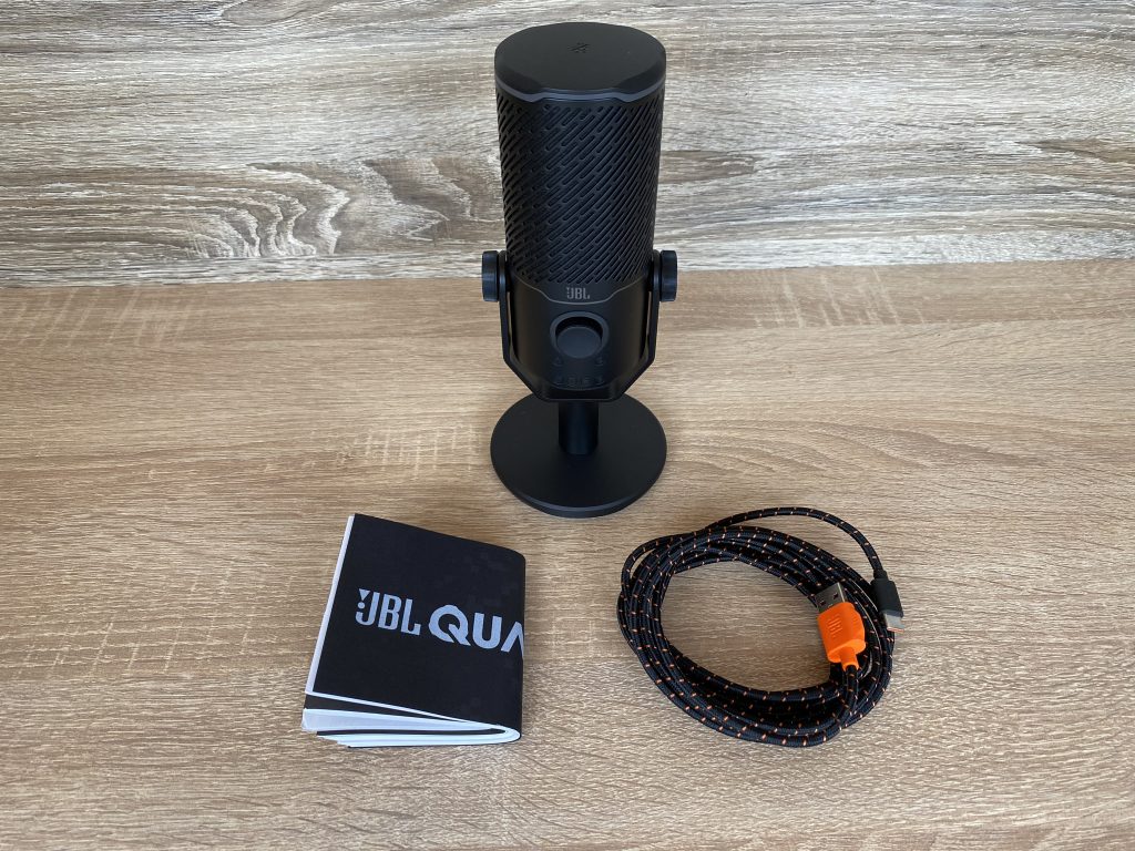 JBL Quantum Stream Studio Mikrofon ausgepackt