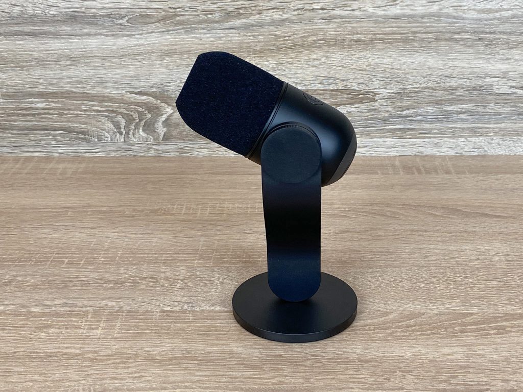 Logitech G Yeti GX Mikrofon aufgebaut